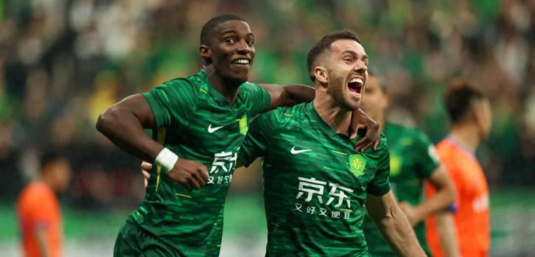 中超：山东泰山主场2-0完胜河南队